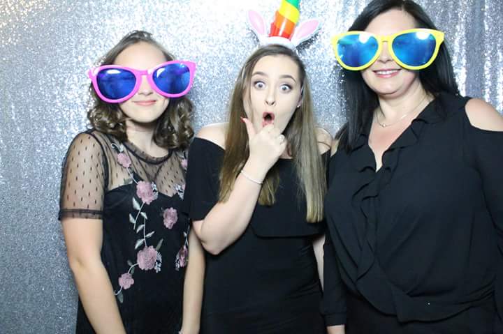 Great night out with the #selfie #photobooth last night for an 18th #birthday. Availability for #may #2017 book now #wedding #celebration