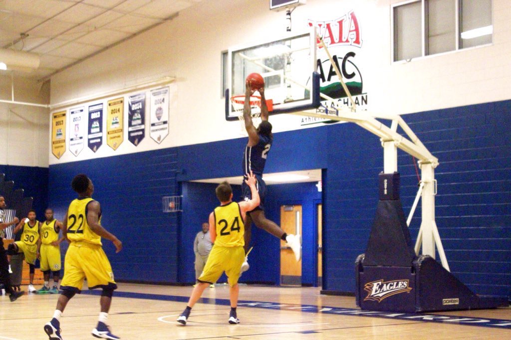 BarrettLinhoss's tweet image. 6'7 Raynere Thornton commits to Memphis! #TigerNation @raynere_3