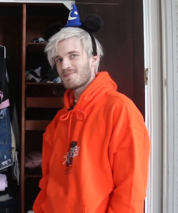 particuIarroses's tweet photo. he looks so soft ;'))) https://t.co/PWPGGKMtJU