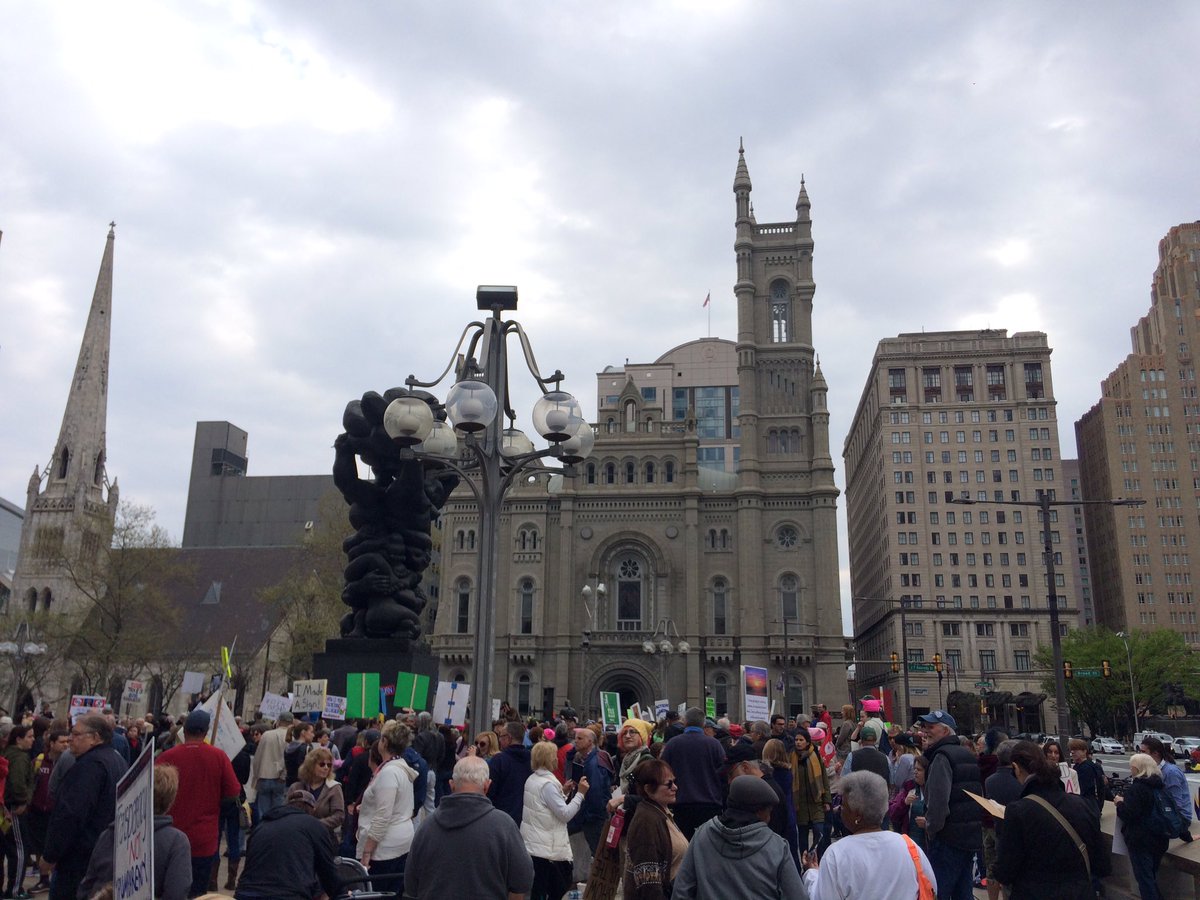 PhillyJwJ's tweet photo. This #TaxDay, we're standing up for economic justice #TaxMarch https://t.co/awUxWJnaZ6