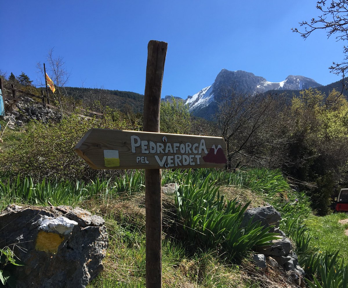 BCNmoltmes's tweet photo. 📷Bona! RT@marfauped Bonic cartell al camí de #Gósol cap al coll del Verdet #PRC123 #Pedraforca #Berguedà #Catalunya 😍👍🏼 https://t.co/hTtibk6Enb