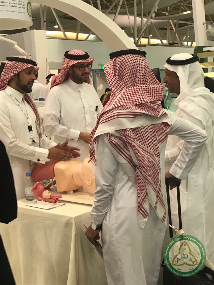 KSAU_HS's tweet photo. .@IECHESA العميد المشارك بكلية الطب د. نوفل الجريان في استقبال زوار
#المعرض_والمؤتمر_الدولي_للتعليم_العالي 
 #KSAU_HS #IECHESA https://t.co/gFlJxvKslJ