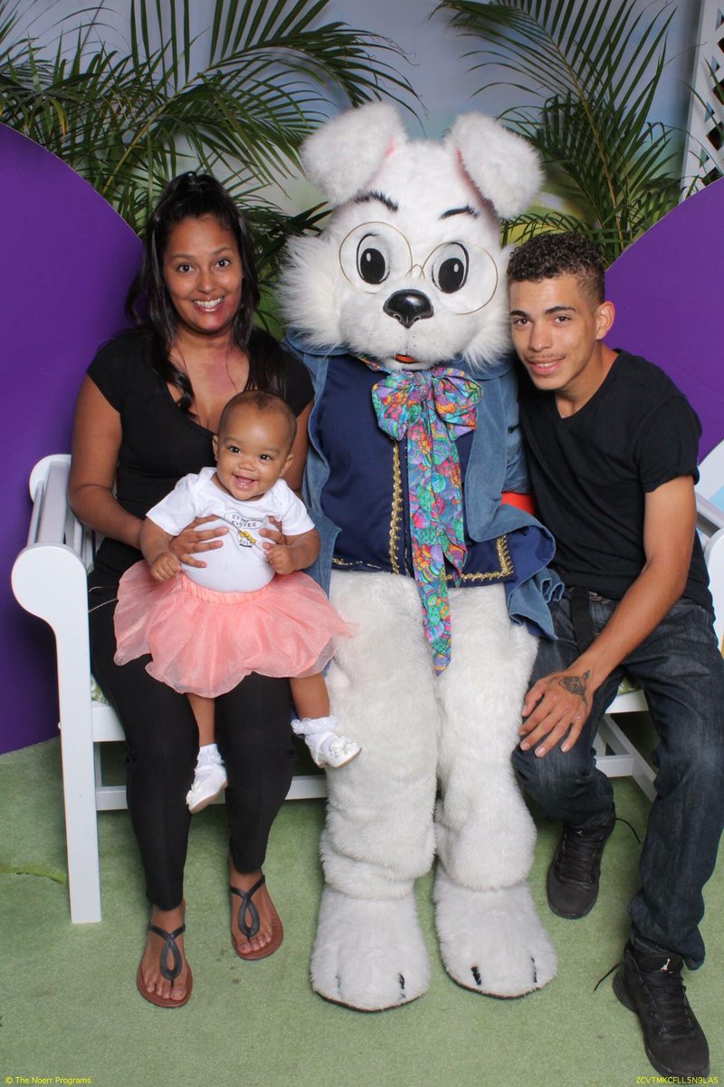 B3autifulLiesz's tweet photo. Rodriguez Family 2017 #OurFirstEaster #BeautifulDaughter #HandsomeHusband #ILoveMeSomeUs ๐จโ๐ฉโ๐ง๐๐๐๐ฝ https://t.co/SIUpTQyLR2