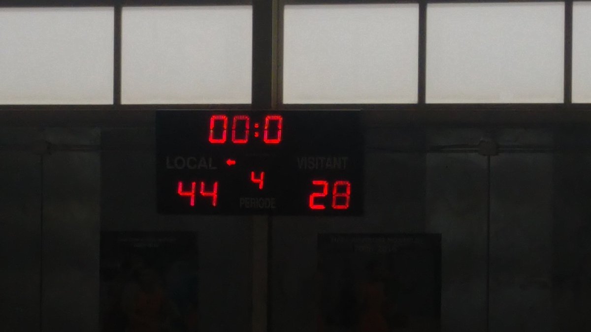 GarridoCarme's tweet photo. 1a semifinal Júnior masculí #victòria @martinencbq versus @elcarmabàsquet #souunscracks #seguim #islatccd #SomMartinenc 🏀💪🏀💪🏀💪 https://t.co/Oy7aZ7K2gU