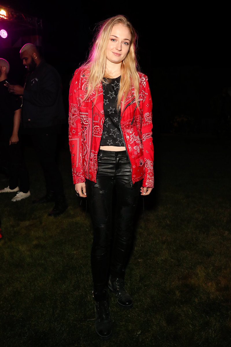 Sophie Turner Online (@SophieTurnerCom)  Twitter
