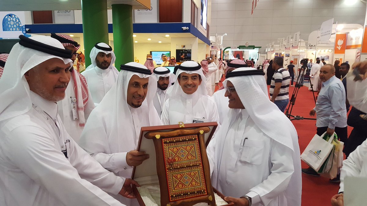 .<a href="/SDL_sa/">المكتبة الرقمية السعودية SDL</a> معالي وزير الاتصالات وتقنية المعلومات يزور جناح #جامعة_المجمعة ويثني على انجازاتها ..
<a href="/McitGovSa/">وزارة الاتصالات وتقنية المعلومات</a>