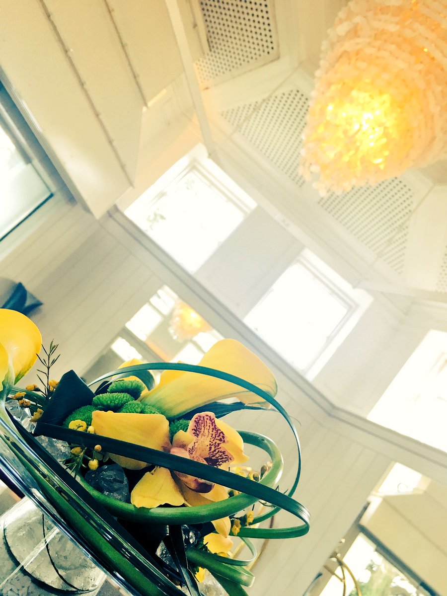 eannahassett's tweet photo. Bright colours to welcome you this Easter weekend @CartonHouse #CartonLife #HotelLife https://t.co/JWg4StJNOJ
