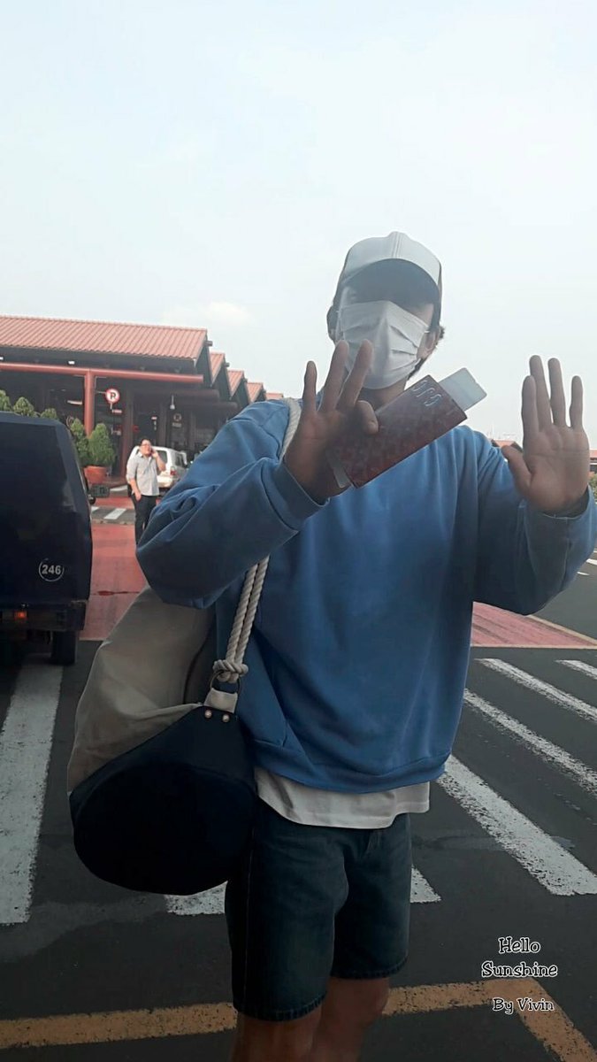 yuliaysf1's tweet photo. Gong yoo di Indonesia?  SUMPAH DEMI APAA??? https://t.co/6v4v0CBHJn