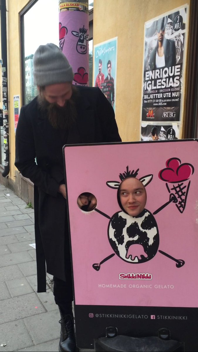 HenrikNyblom's tweet photo. Ett glory hole mitt på Götgatan med @IsidorOlsbjork #stikkinikki https://t.co/JGETE0HoI8