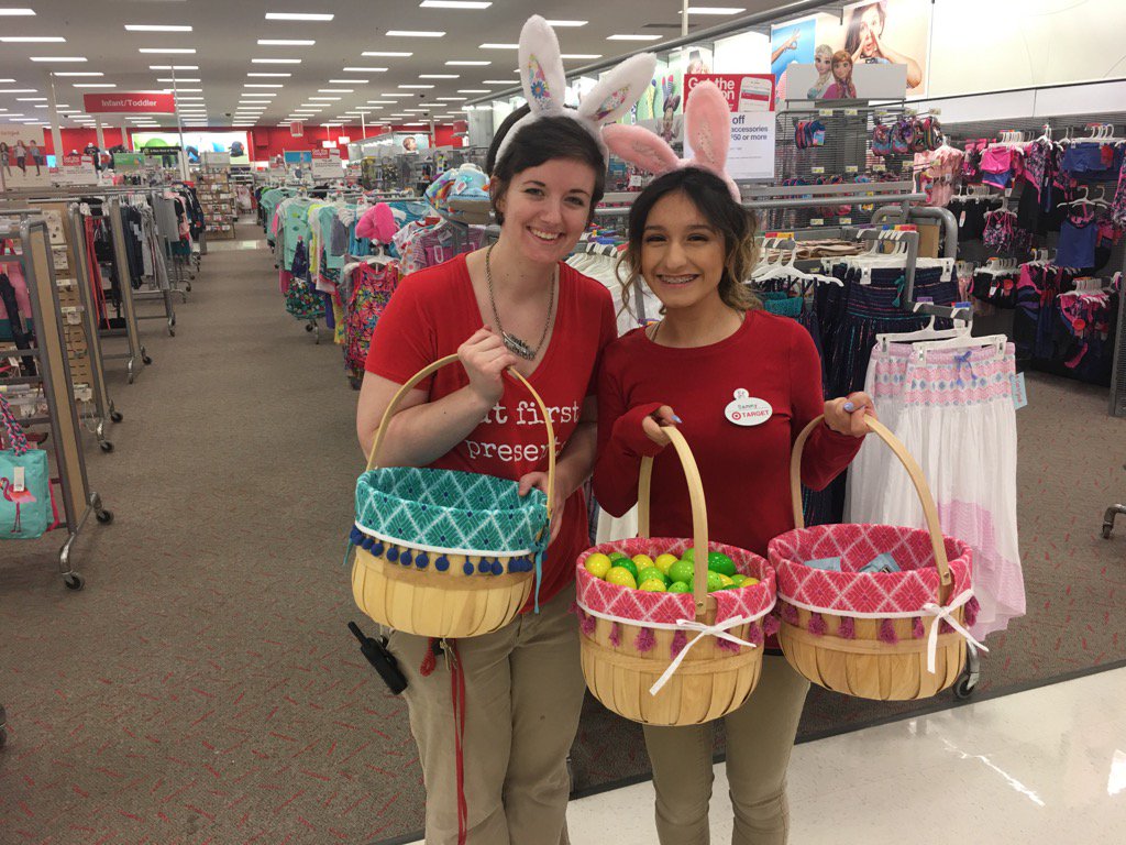 Ready for our Easter guests!! <a href="/JaxBackes/">Jackie Backes</a> <a href="/RobHildebrant/">Robert Hildebrant</a> <a href="/swebbyc/">Chelsea Swedblom</a> <a href="/amandadeane3/">Amanda Walls</a> <a href="/BethGates23/">Beth Gates</a>