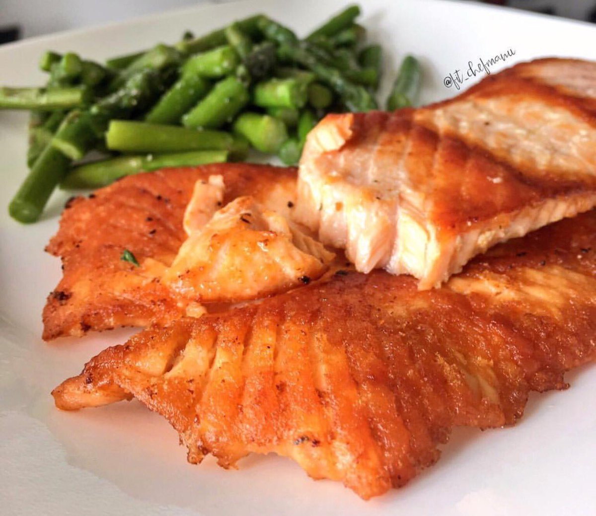 AJBodysculpt's tweet photo. SPORTS NUTRITION CLEAN 📷👉🏼 Thank you @fit_chefmanu for this healthy example of a meal for lunch or dinner. #sportsnutrition https://t.co/QHYjPKaz2Y
