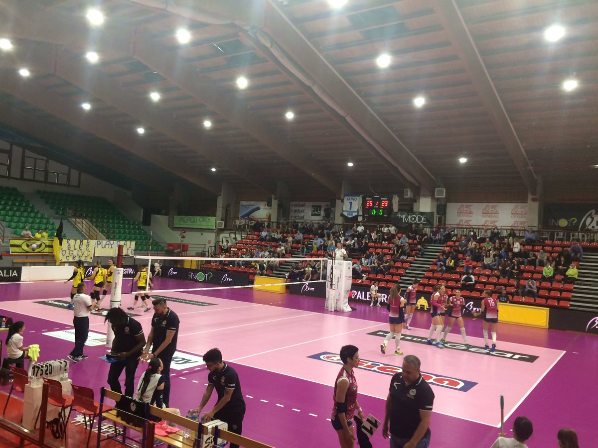 SoloVolley_RBL's tweet photo. #SabGrimaLegnano vs. #GolemPalmi 1-0 (25-23) #SoloVolley #BustoSportMagazine #Bustolive #ForzaSab #ForzaAquile #VolAconleAquile https://t.co/cP1ER7d9vj