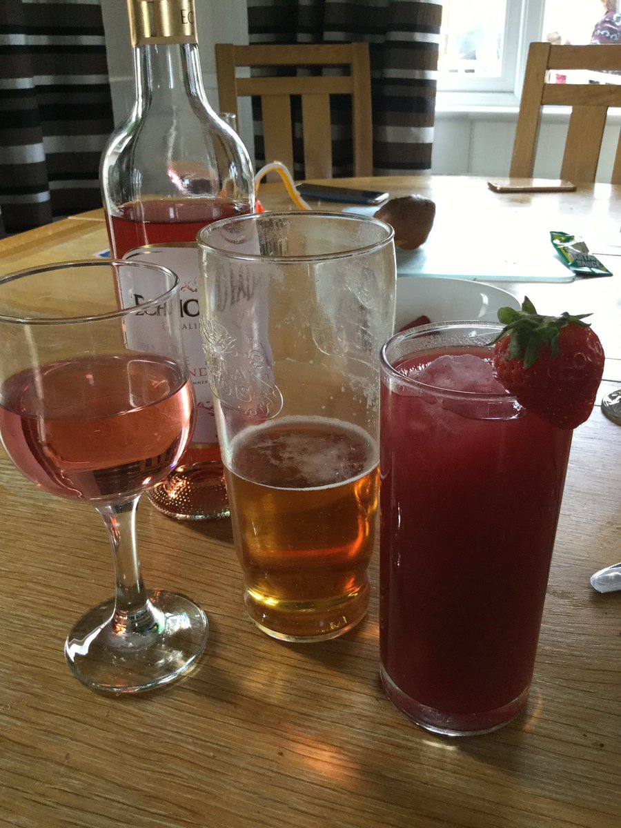 JasonCollen1's tweet photo. My holiday drinks building up #daquri https://t.co/4TXRHbJlmj