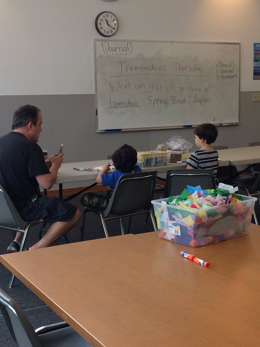 cck_brit's tweet photo. @BrowardLibrary #doingarttogether Saturday morning at Pompano Beach Branch! https://t.co/JZzZlrNguc