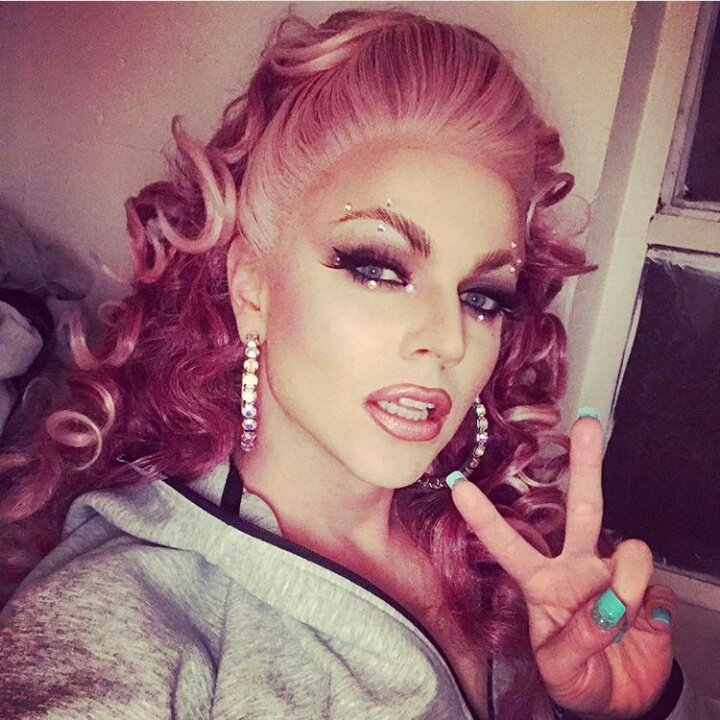 CourtneyActAF's tweet photo. Peace out ✌️ https://t.co/QRlcG8ZgAD