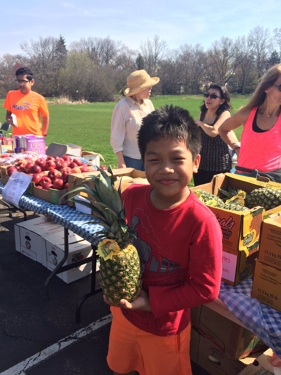 GlenEllynCRC's tweet photo. Nothing beats fresh fruit on a sunny Saturday! #unitymarket https://t.co/crg4O3rCM5