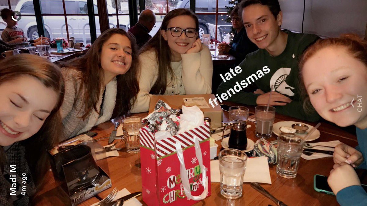 madisonDelas's tweet photo. HAPPY BIRTHDAY STEPH!! Love you so much! You deserve all the vegan froyo in the world❤️🎉🎉 #denis #pspforever https://t.co/6e7R2b7Wht