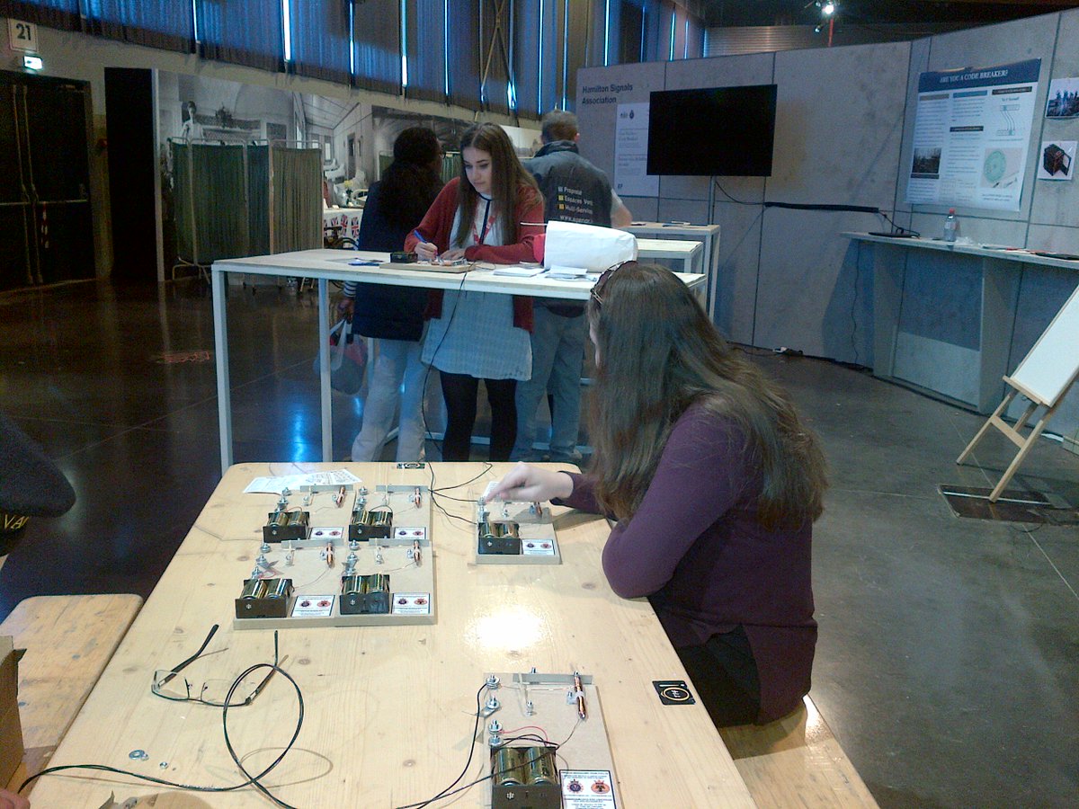 vintagesignals1's tweet photo. Students enjoying the hands on Morse Code class in Arras!  9000 students came through the display! https://t.co/IFXvNQk41p