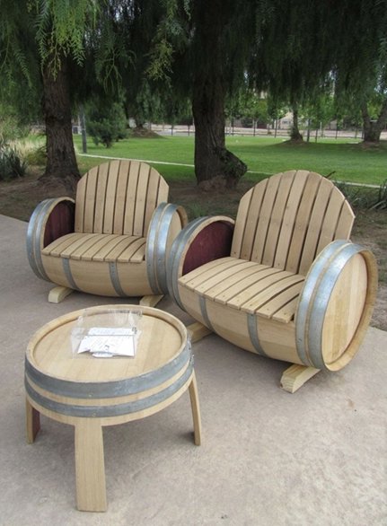 ReverseWineSnob's tweet photo. Weather's warming up, time to break out the patio furniture! https://t.co/gfHLHHinCT