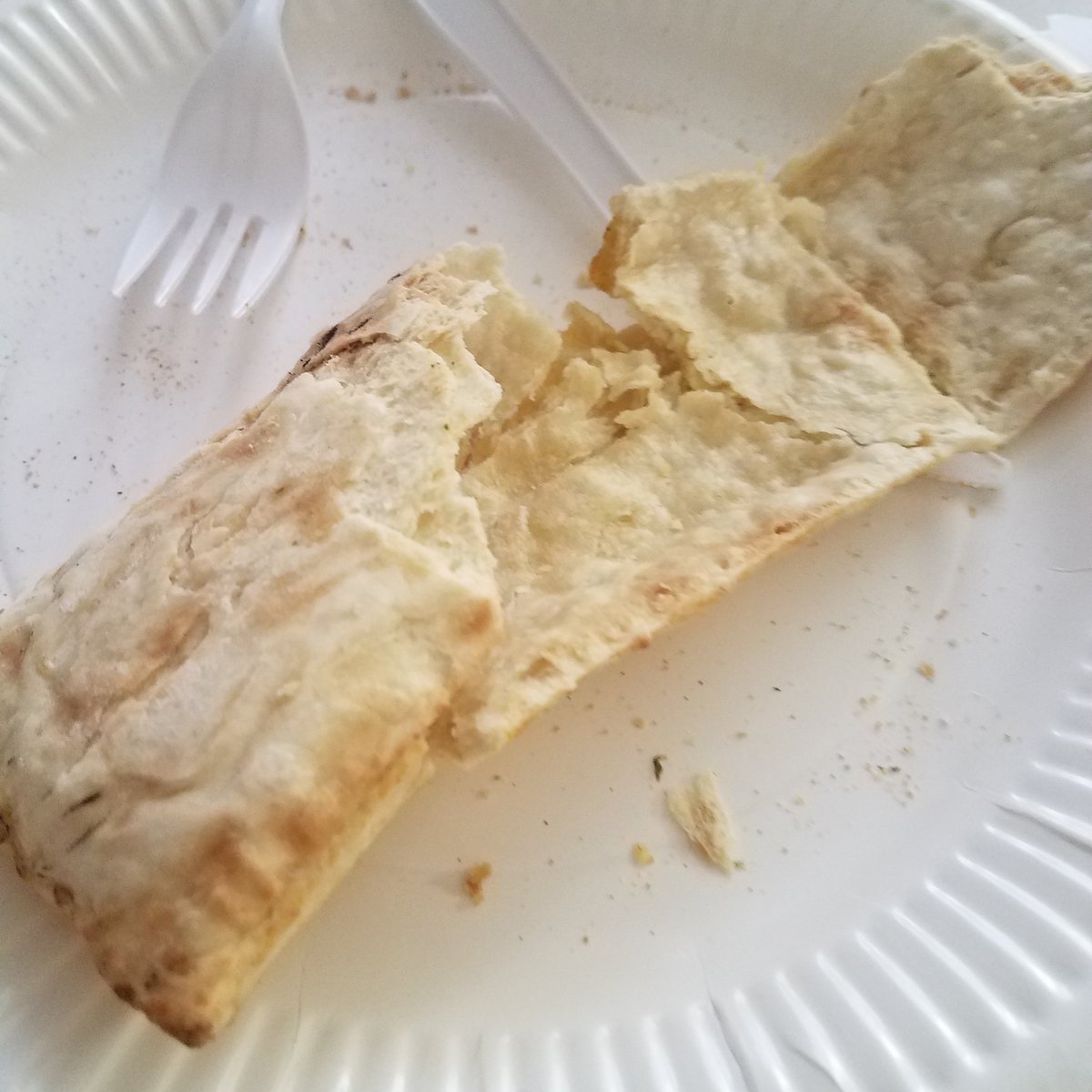 StarReyiki's tweet photo. Seriously  #hotpocket #epicfail #foodfail #wheresthefilling #notinthemiddle #disappointment #fuck #fattywashungry #itwasntme https://t.co/KDiIHRTMEx