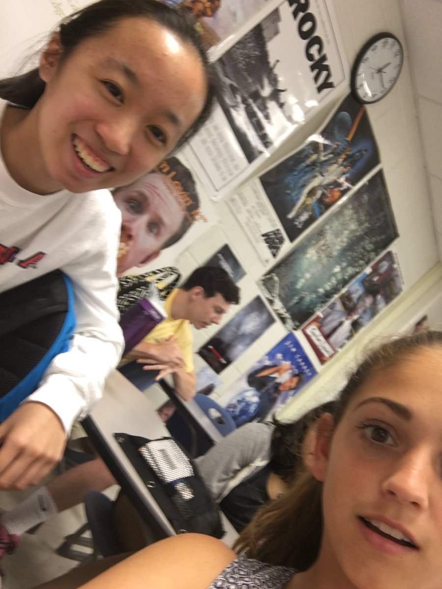 tiffbpham's tweet photo. HAPPY BDAY WEEZ!! can't wait to see all the amazing things you do at auburn 🎉🎁🔞 @LouisaMcPhers14 #GoTigers https://t.co/P4JKGMW0zm