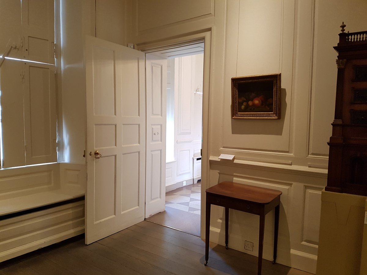 atkeyandco's tweet photo. Beautiful panelling at the Queen Anne Pallant House c1712 #perioddoors https://t.co/uIz553N15v