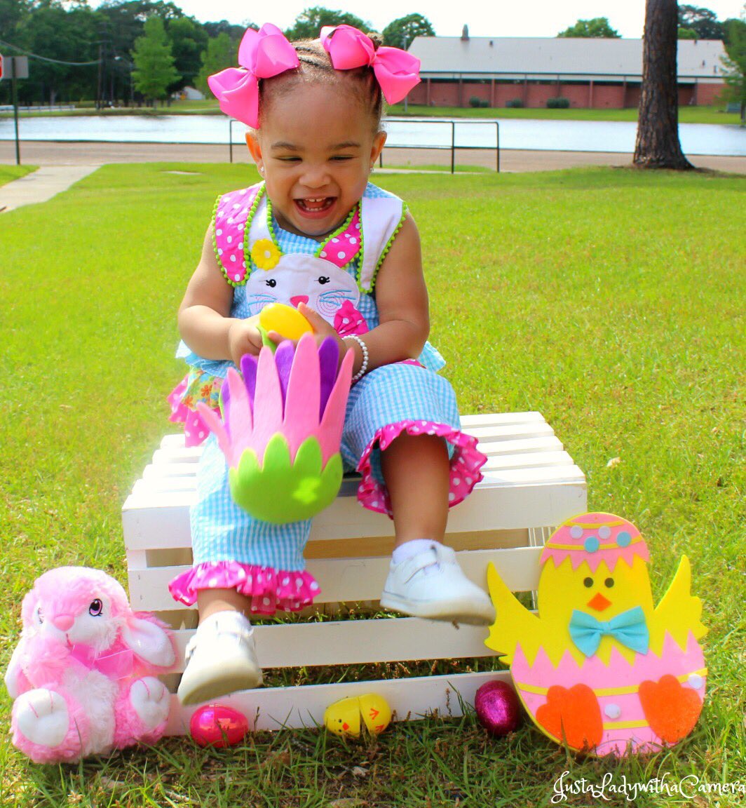 CoachWelch_'s tweet photo. Easter pics turned out great!!! #RyleeMarie https://t.co/Rrynb74Het