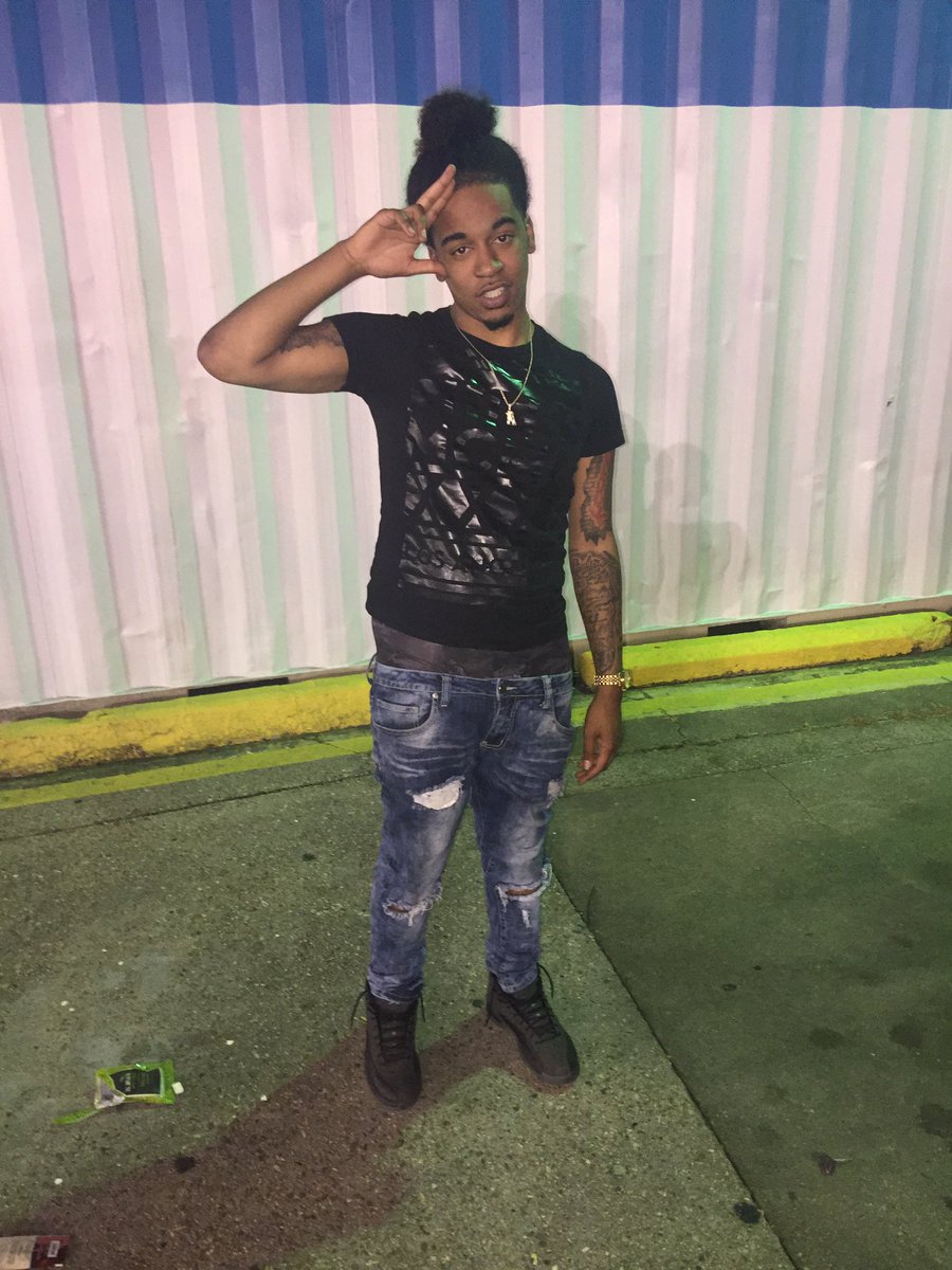GUAPO_9000's tweet photo. Stick to the Strip ๐๐พ #Striplyfe #lastnightrecap #PressourTour2017 https://t.co/RCcRavSbY3