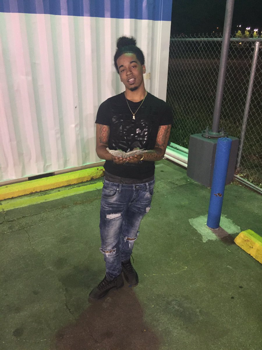 GUAPO_9000's tweet photo. Stick to the Strip ๐๐พ #Striplyfe #lastnightrecap #PressourTour2017 https://t.co/RCcRavSbY3