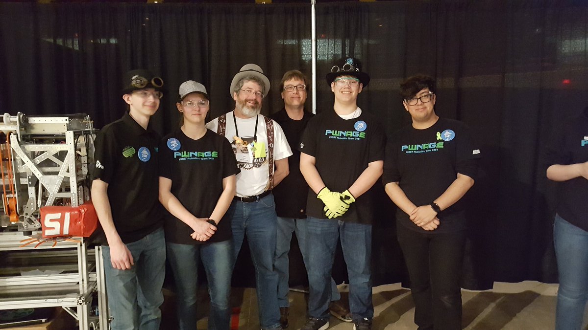 dangreen_FIRST's tweet photo. At the inaugural competition of the 7 Rivers Regional in La Crosse with 1 of the 5 awesome Illinois teams, @PWNAGE2451Team competing here. https://t.co/suT0NYJMTC