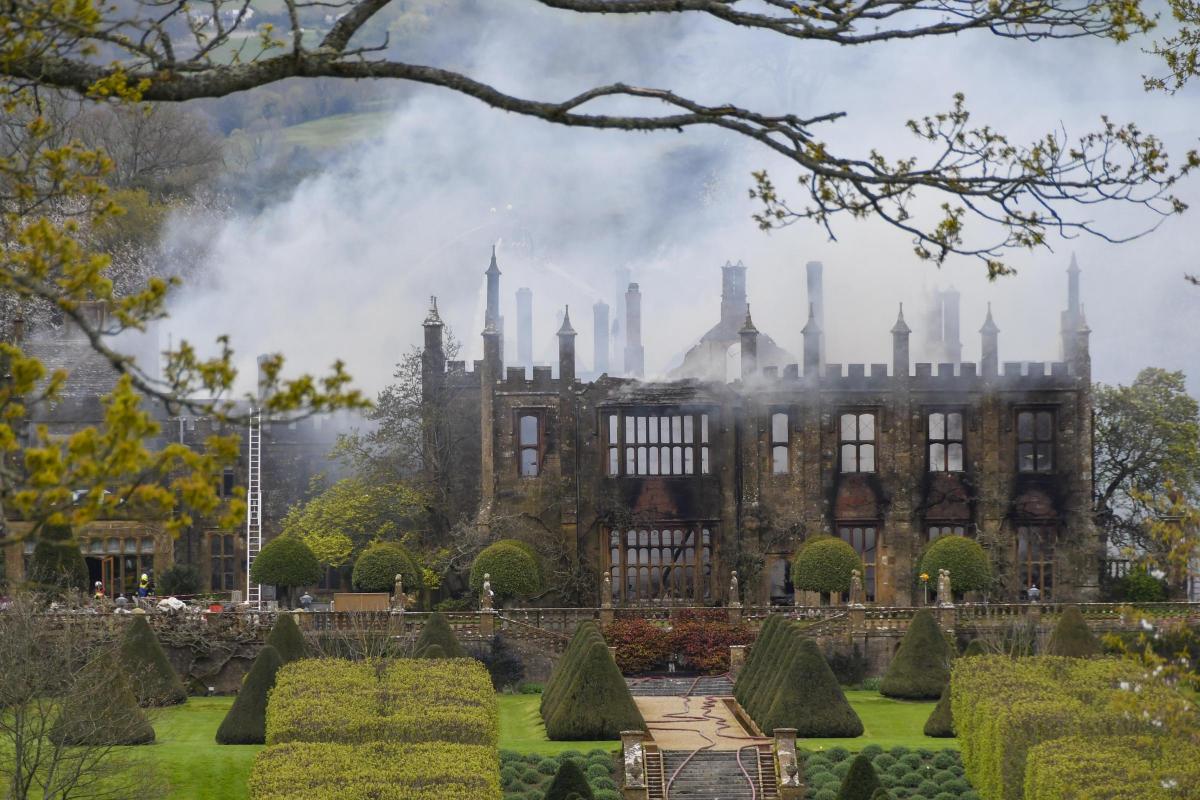 heritagetrusts's tweet photo. Police confirm Parnham House fire in Beaminster as 'suspicious' - investigation underway https://t.co/ChJAissVVC #heritageatrisk #theht https://t.co/yQ01n6O26a