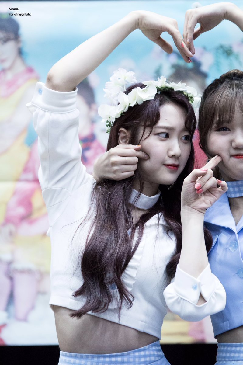 Adorable_OMG's tweet photo. 170415 명동 팬싸인회 #오마이걸 #OHMYGIRL #지호 #JIHO #미미 #MIMI @WM_OHMYGIRL 

장난꾸러기들😆❣️ https://t.co/vNYFUxyDHR