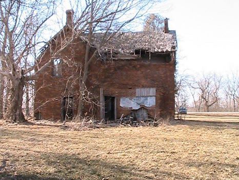 'UPDATE" The Kent Manor been demolish. #abandoned #abandonedhouses #traveling #exploring buff.ly/2pDf4F0