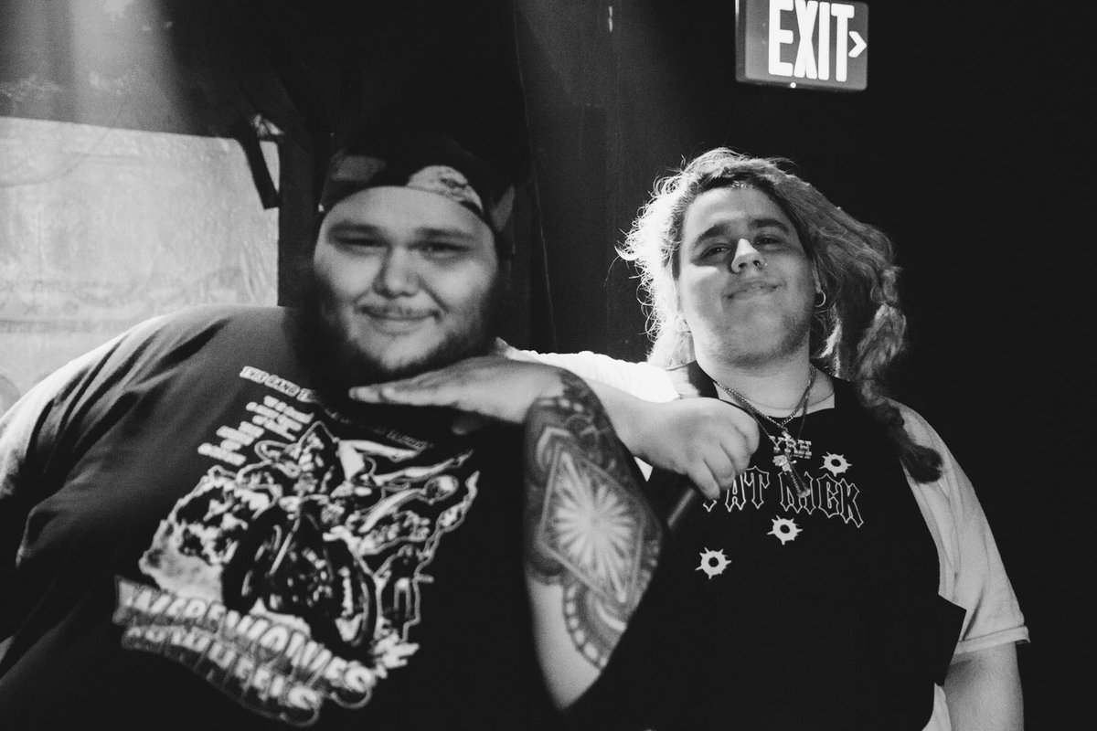 _FatNick's tweet photo. With my fat bffl @WYBMF 💁🏼🤘🏼💕 https://t.co/KnYEIt004r