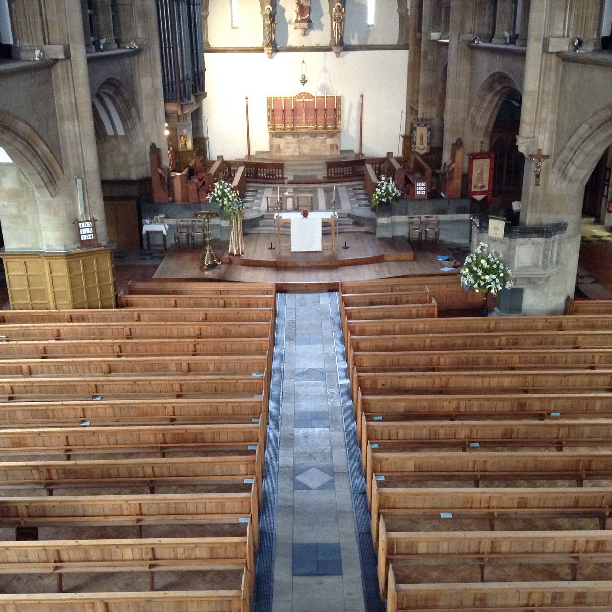 revmselby's tweet photo. St Peter’s church ready for Easter Dawn Service - 05.30 - Mount Park Road @stpeterealing #ealingchristians https://t.co/ZZkaa8Ay6n