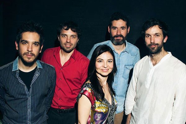 .<a href="/clarasallago/">Clara Sallago</a> s'estrena com a compositora amb el seu nou treball discogràfic: Cantos de Hidra ow.ly/wgnp30aNimL #Concert #Gratuït