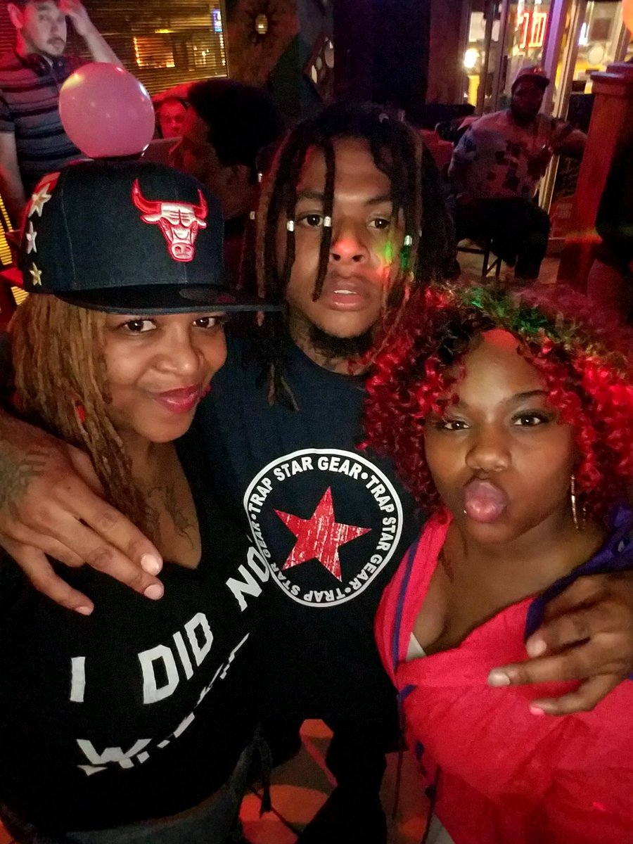 Inta_Tain's tweet photo. #DAOUTWESTSPRINGJAM IN CHICAGO LAST NIGHT LITTY FRFR! GO FL @ILWILL_ if you want to get involved with Greatness at it's peak! #WHADAMMFRIDAY https://t.co/l1hfIXk0O3