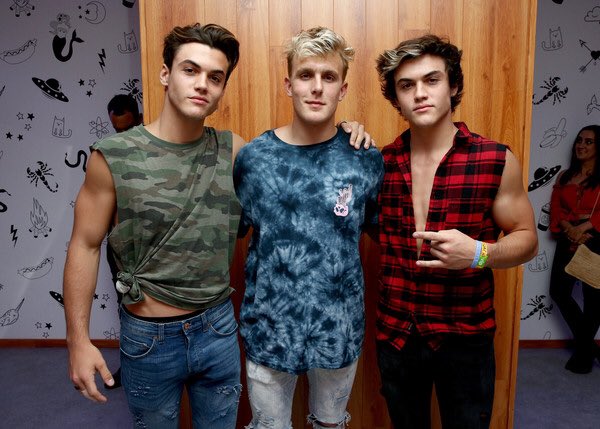 DolanT_Spain's tweet photo. Los chicos con Jake Paul en #Coachella2017 ✨ https://t.co/7RfR6lSyb8