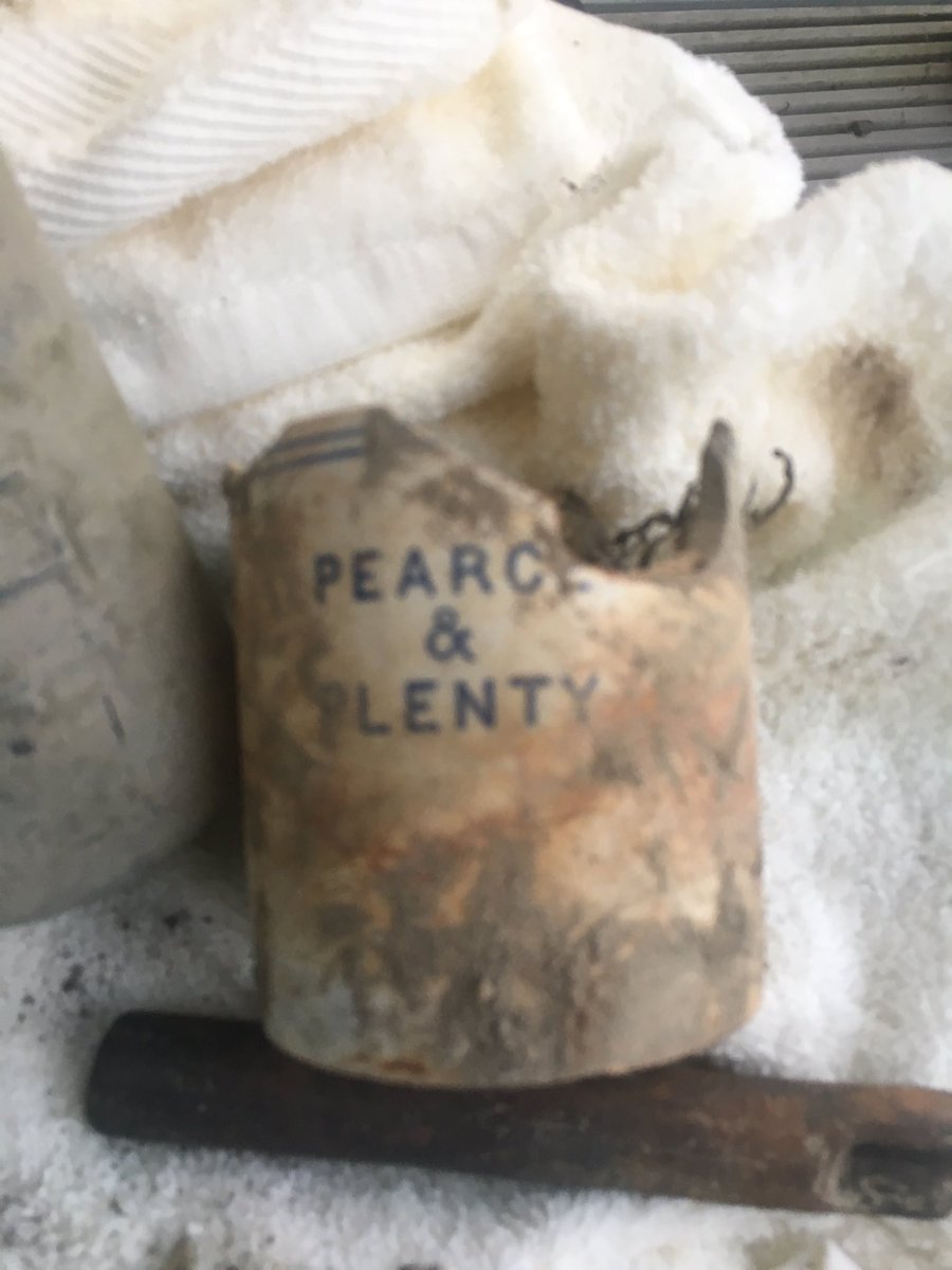 MellisaBallard's tweet photo. @PearceandPlenty came across this whilst metal detecting is this one of yours? https://t.co/RJDObPEc5C