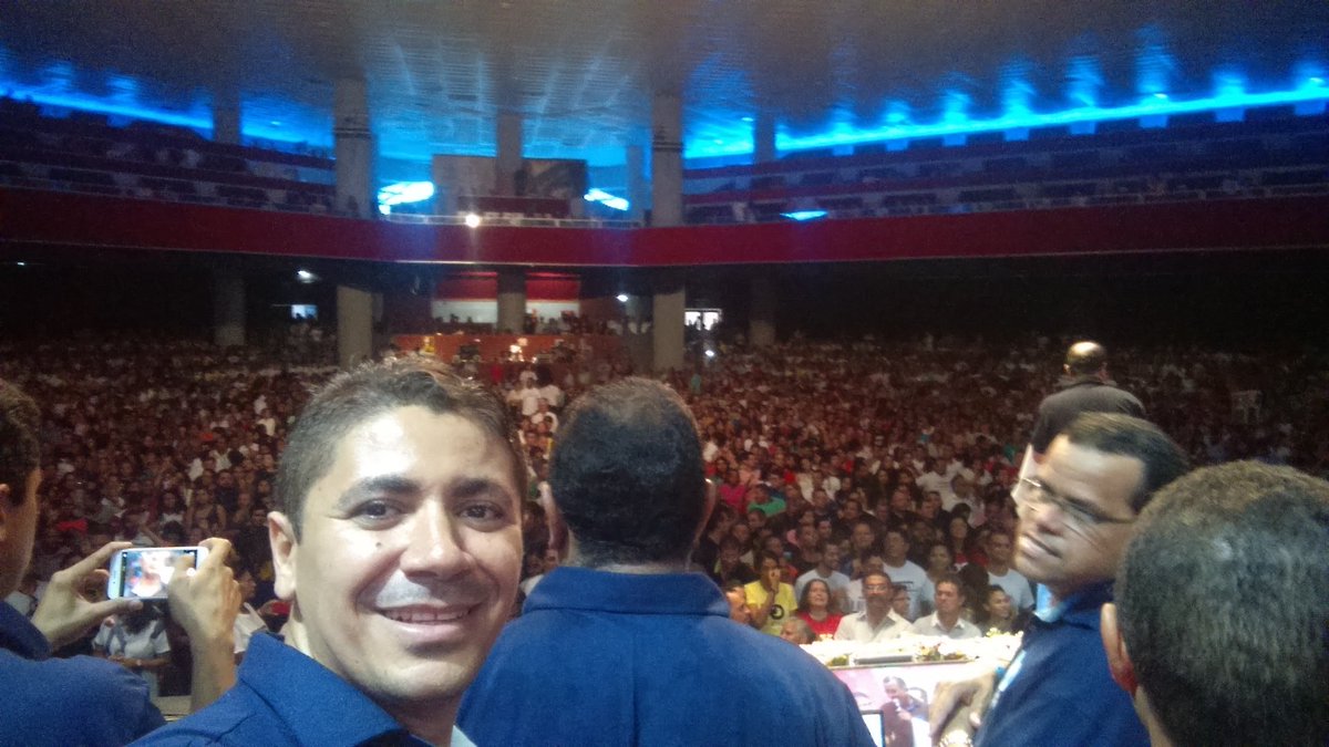 jwellmarquess's tweet photo. Mega culto de gratidão da APe pelas vidas transformadas na semana santa. @pastorotimar @tainavasconcel1 @prmoisesmsilva @prevandrofavero https://t.co/sGLt8nF53E