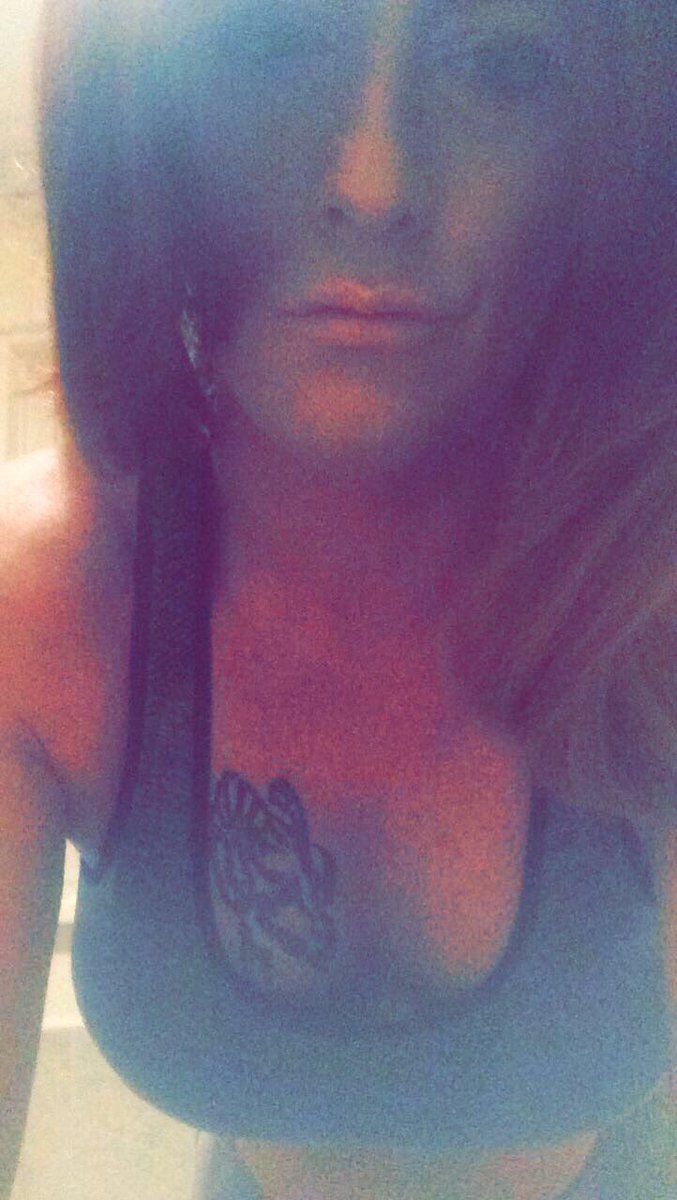 RachelRedrose's tweet photo. #Everton #countyrd #trans https://t.co/fpF8sUhXj4