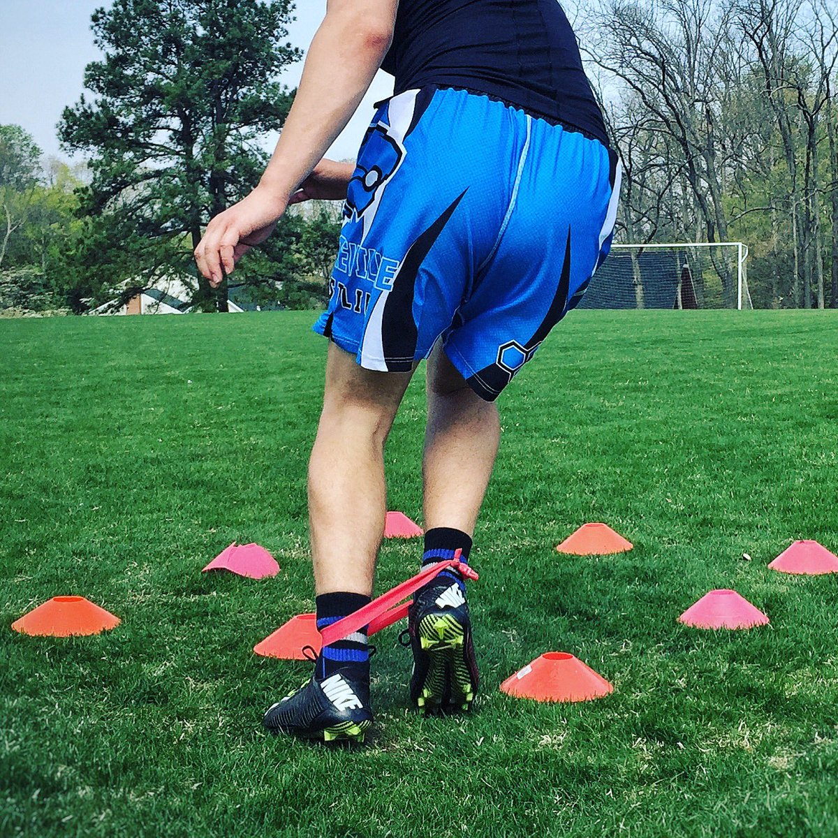 GetBetterAthlet's tweet photo. Footwork + Bands + Desire = 🔥 🔥🔥@Nickykuzemka https://t.co/nebmPwZce7