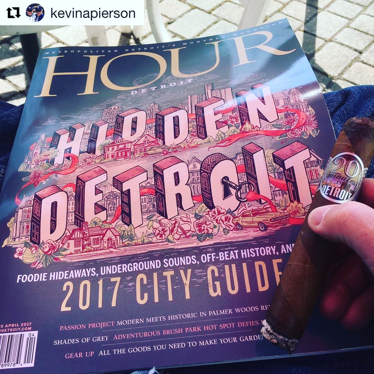 20mincigars's tweet photo. Greetings from Detroit @20mincigars #DetroitCigarLine #CigarSmoker#CityCigar #DetroitFavorite #CigarDedicatedToDetroit https://t.co/GusY0jwVby