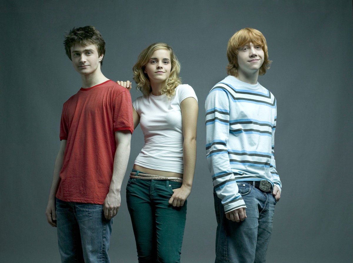 ▫Emma Watson | 2005 | Entertainment Weekly ▪️Rupert Grint, Daniel Radcliffe, image size:1200x894