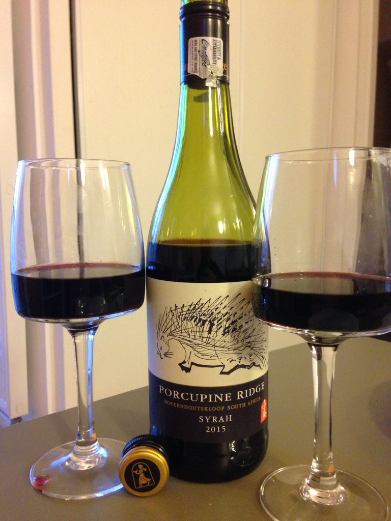 Mr_TDarde's tweet photo. Porcupine Ridge - South Africa
Syrah
Red - 2015
3.5/5 on Vivino
#wine #weekend #tasting #syrah #dinner #Saturday https://t.co/UvdSXufDh1