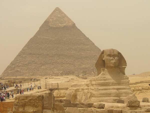 theenigmaexp's tweet photo. The Great Pyramids. #MysteriousArchaeologicalFindsonEarth #therhomb #history #behistory https://t.co/LYiQDWgm36 https://t.co/8qIhDeR6QE
