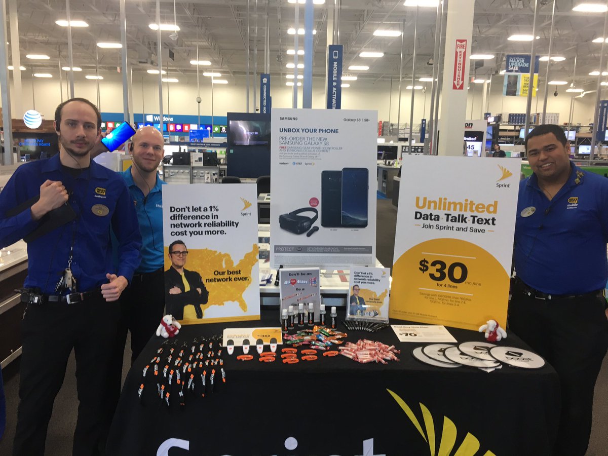 LobaitoMichael's tweet photo. Partnering with Lynnwood Best Buy and Samsung for the S8 paired with Unlimited Freedom. @JeffRobertson32 @WWASprintNR @ https://t.co/6GiBPb8LiZ