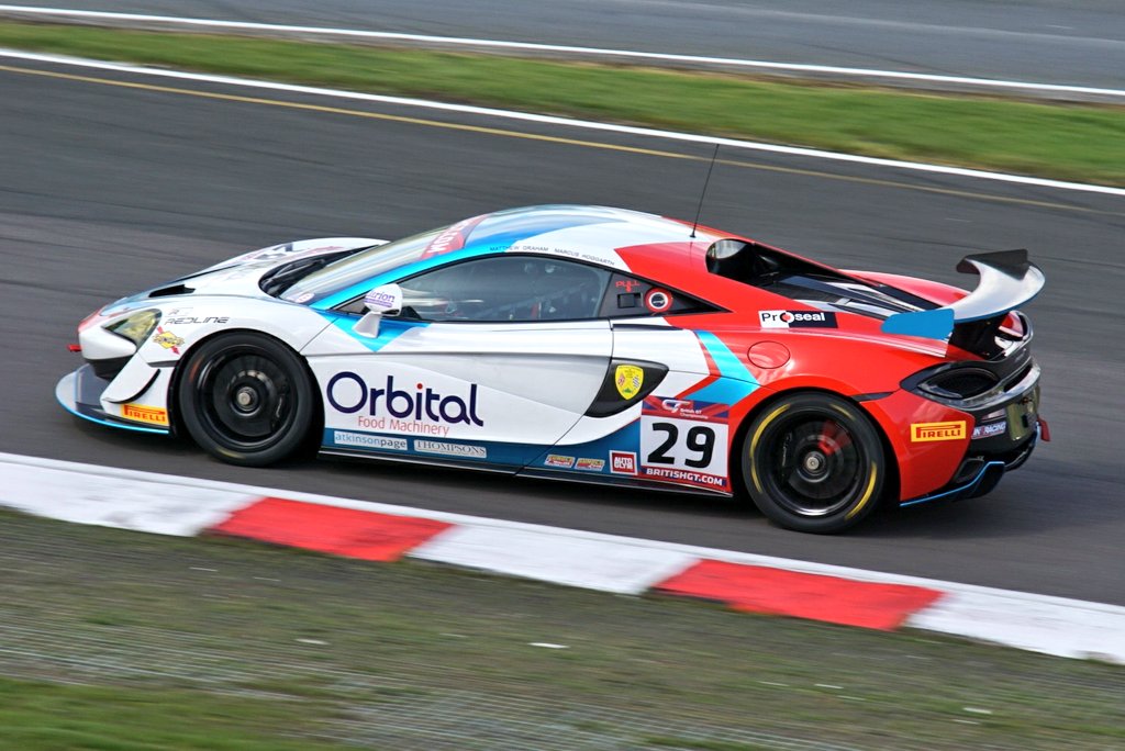 DJNelsonPhotos's tweet photo. Great to meet the @OrbitalRacing/ @In2Racing guys today. @MarcusHoggarth @matthewgraham01 see you again Monday https://t.co/VXhj1nPwhR