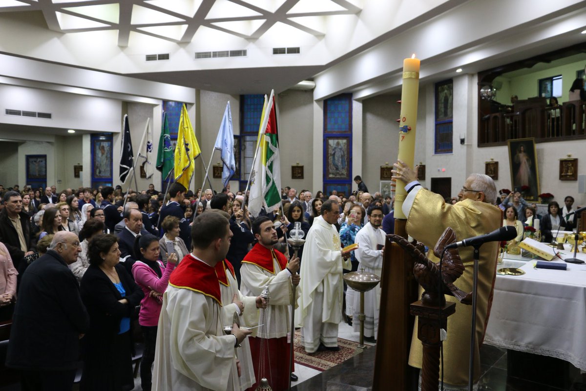 SOSCdOrient's tweet photo. #Offices #Samedisaint, #bénédiction #ciergepascal, #communion des #volontaires #SOSCO de la #mission #Jordanie #paroisselatine de #Swefieh https://t.co/yAoZuICRmV