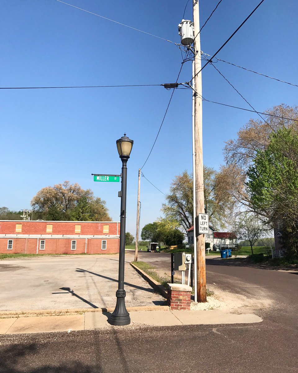 UncoverRolla's tweet photo. More roadtrip. #newhavenmo #springtime https://t.co/1vTjmnH03i